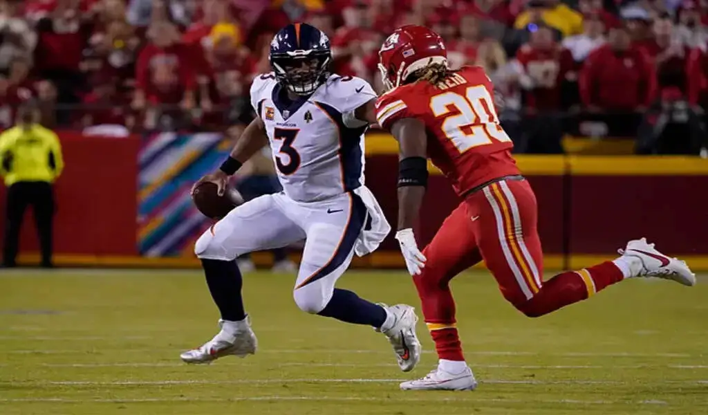 Russell Wilson Throws 2 Picks In The Broncos' Loss To The Chiefs