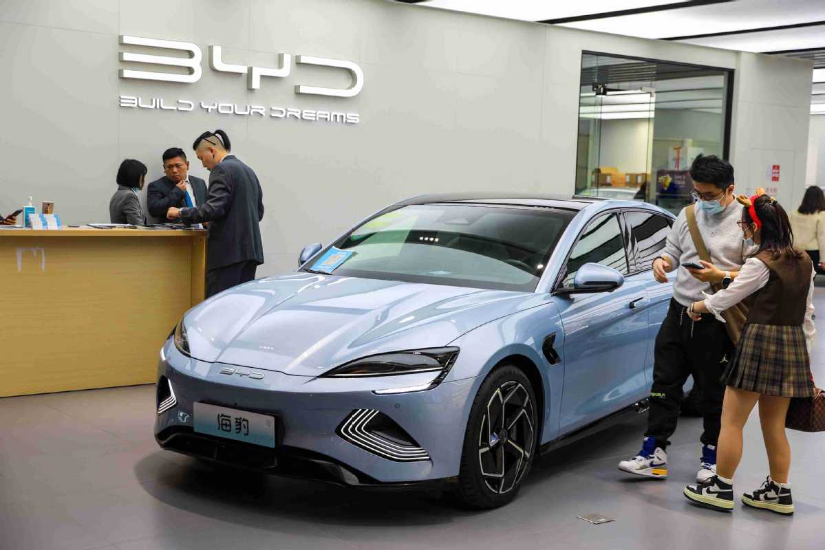 China's Electric Car Manufacturer BYD in Tesla Rear View Mirror