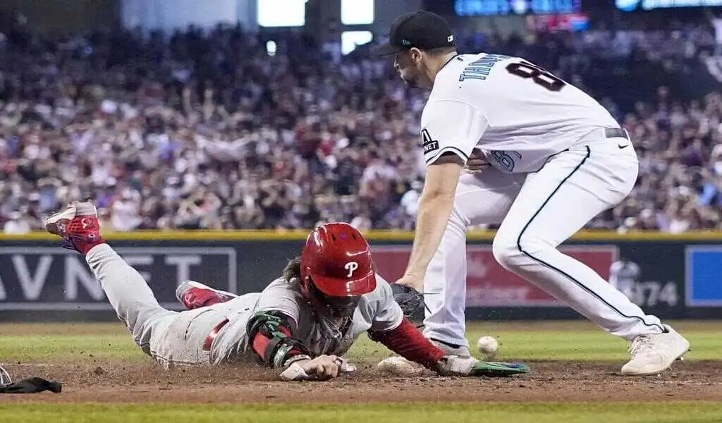 The Arizona Diamondbacks Win Game 3 Of The National League Championship Series