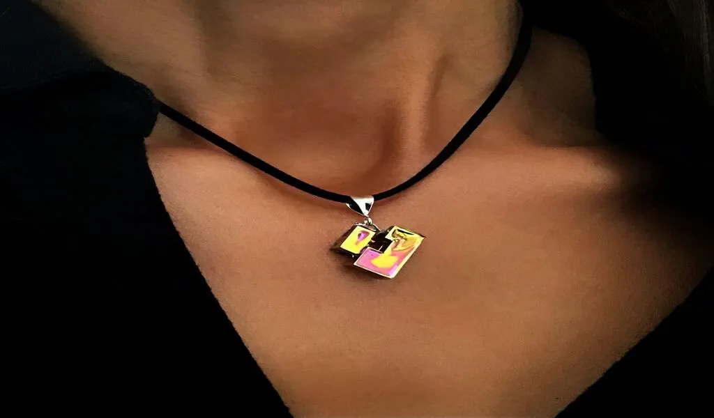 Is Melted Bismuth Safe to Wear as a Necklace?