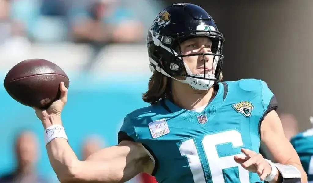 Jaguars' Trevor Lawrence Will Work Out Pre-Game To See If He Plays