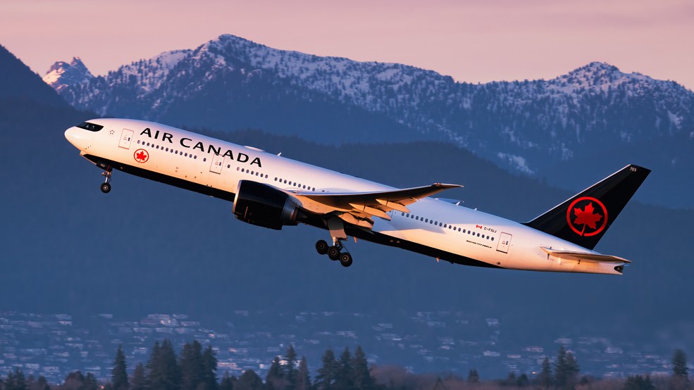 Air Canada Flight Loyalty Program and Sustainability Efforts