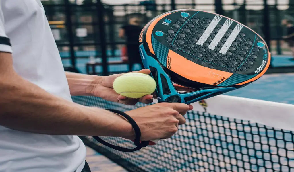 Ace Your Game: Choosing the Perfect Racket from a Padel Shop