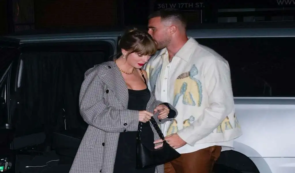 Love on the Sidelines: Taylor Swift and NFL Star Travis Kelce's Romance