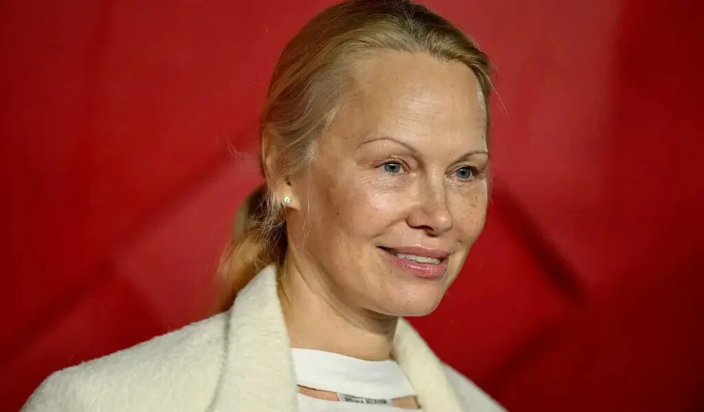 Pamela Anderson Exhibits Her Innate Beauty At The 2023 Fashion Awards.