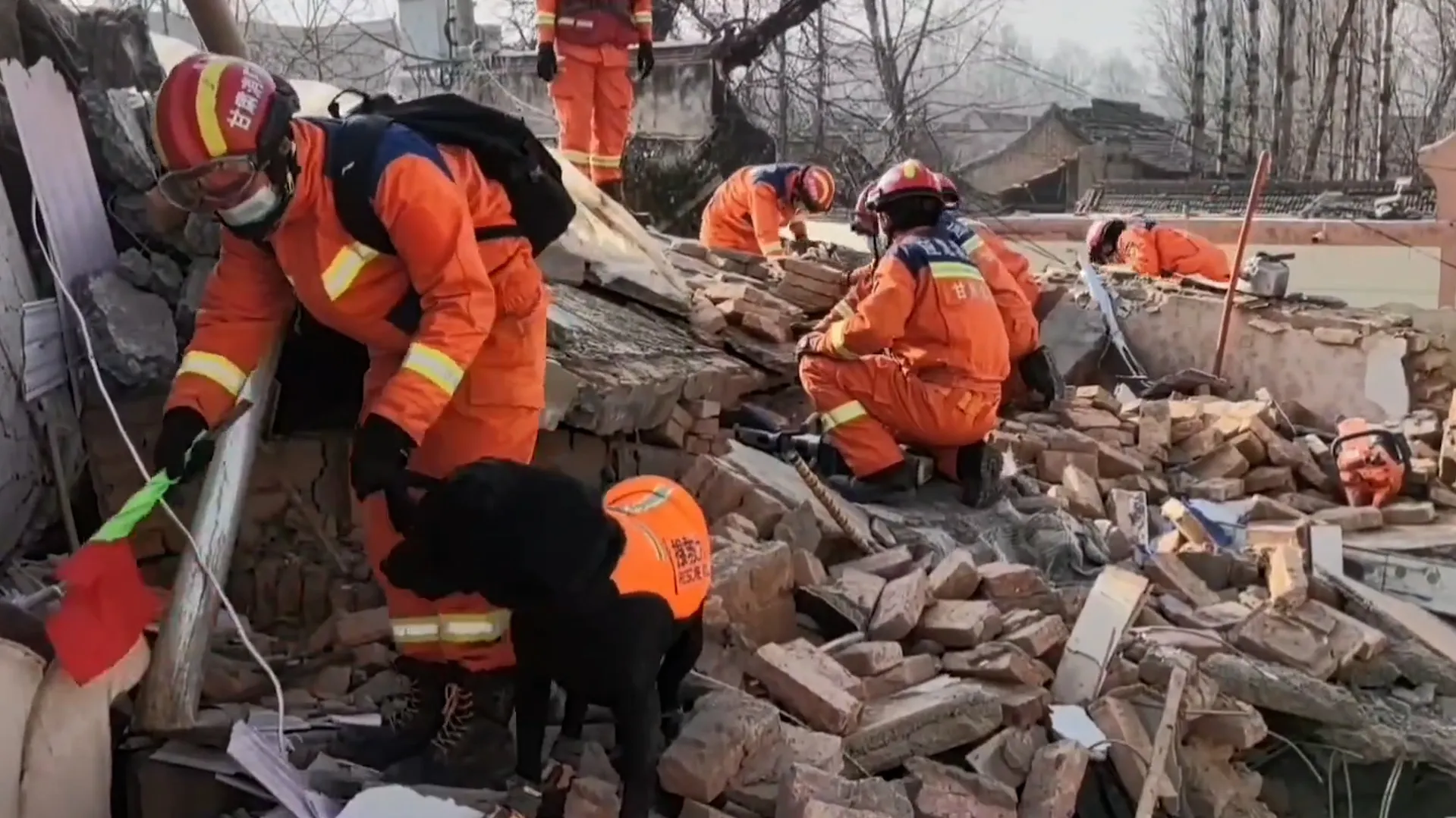 China Reports 131 Killed in Gansu Province Earthquake