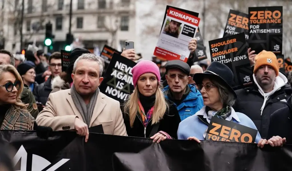 Massive March Against antisemitism in London Draws 100000 Including Boris Johnson