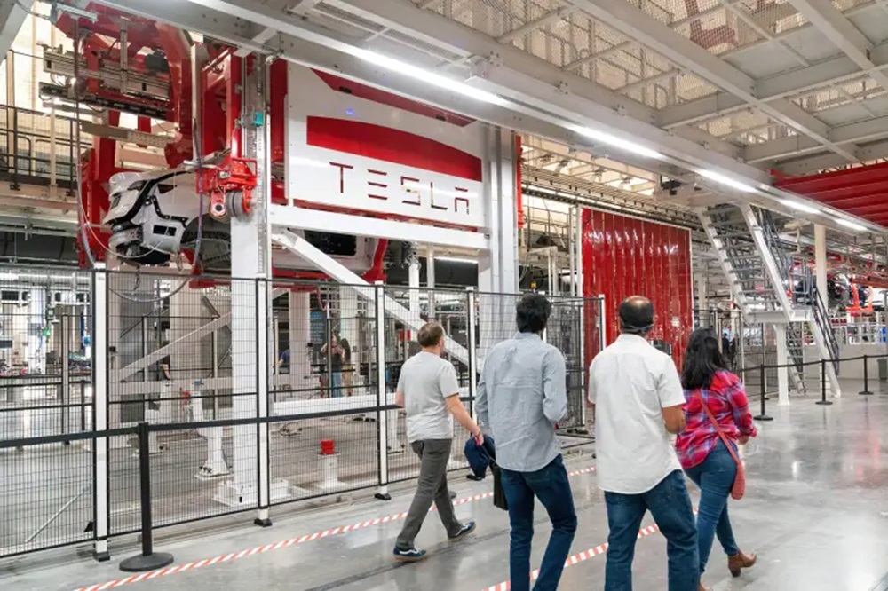 Tesla Engineer Injured After Alleged Factory Robot Attack in Austin, Texas