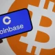 Robinhood, Coinbase Shares Fall Despite Bitcoin ETF Approval