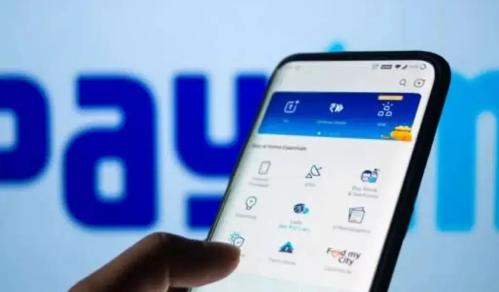 A press release issued by Paytm on Monday announced that the number of its monthly active users has exceeded 100 million. Vijay Shekhar Sharma, the company's founder, emphasized the importance of acquiring new users in order to monetize this growing user base. Several of Paytm's products, including UPI credit and UPI autopay, have experienced substantial growth, resulting in what Sharma describes as high-quality customers. Sharma highlighted Paytm's commitment to technological innovation. With the use of artificial intelligence (AI) in code generation, the company has been able to deploy new technology updates more rapidly, leading to an increase in operational efficiency. By the end of December 2023, the number of merchant subscriptions had exceeded one crore, proving the company's success far beyond its user base. According to reports, Paytm is currently looking for ways to generate more revenue through subscriptions and Merchant Discount Rates (MDRs) for products like RuPay credit cards that use its platform. Additionally, the company is tapping into revenue streams from merchant lending and marketing services tailored to merchants in order to expand its revenue streams. In Q3 FY24, Paytm reported a revenue of Rs 2,850 crore, a 38 per cent year-on-year growth, bringing in a revenue of Rs 2,850 crore. It is believed that the rapid growth of Gross Merchandise Value (GMV), the number of devices added, and the flourishing business of financial services all contributed to this growth trajectory. It is worth noting that Paytm's stock closed the previous week on a positive note, closing at Rs 784.2, which represents a market capitalisation of Rs 49,800 crores (USD 6 billion) at the end of the week. The company's diversified approach to the business is evident in its use of multiple devices such as soundboxes and card machines, as well as plans for additional devices to be added in the near future.