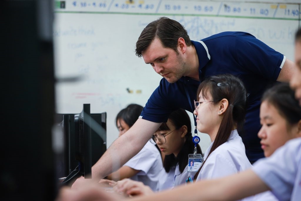 Thailand Implements Mandatory English Language Skills Test for University Students