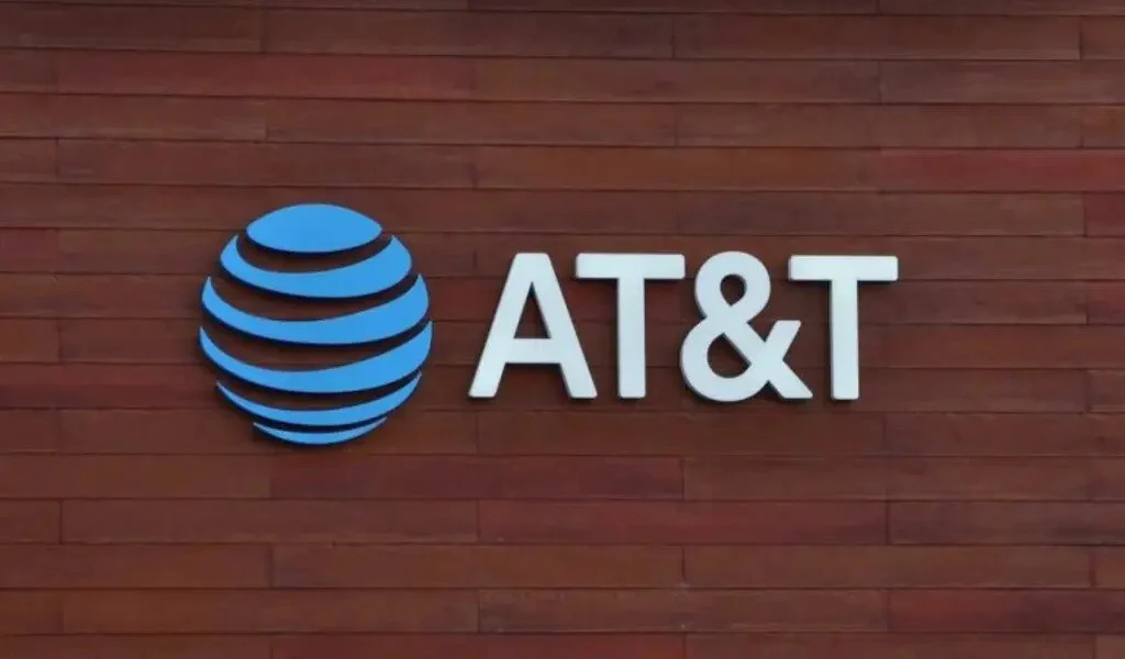 AT&T Adds $5 Fee To Prepaid Customers