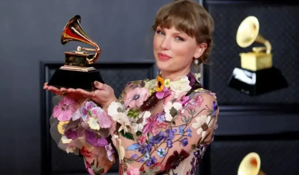 'Midnights' Win At The Grammys 2024 To Make Taylor Swift History