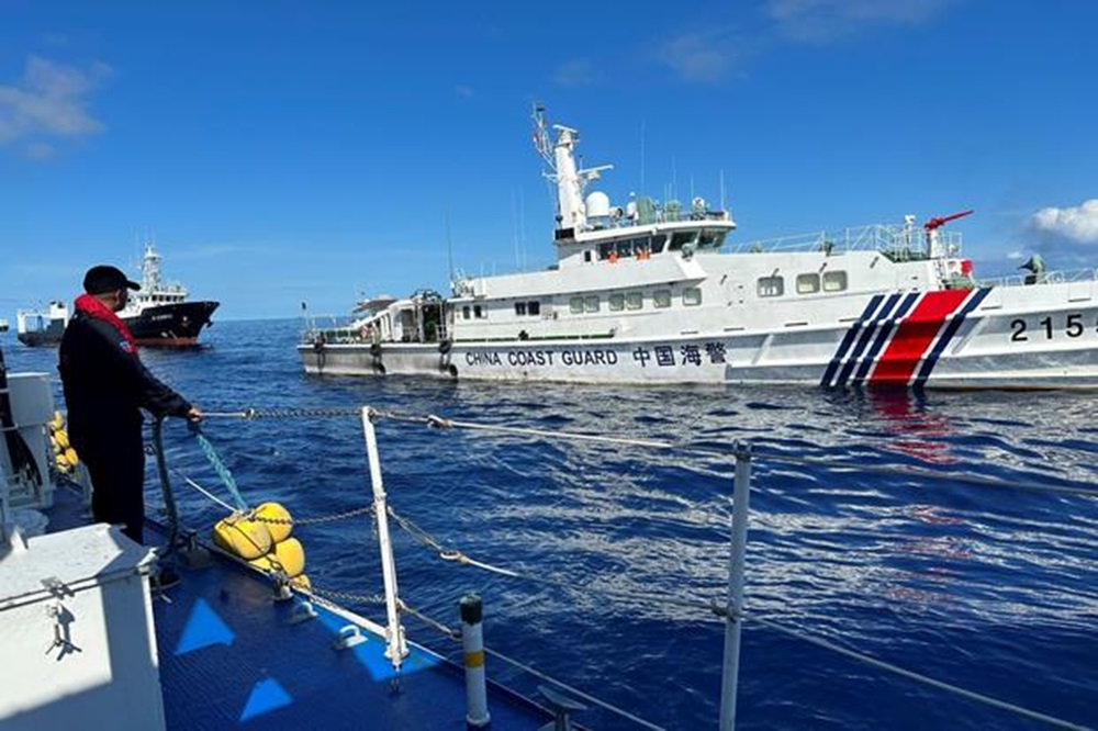 China's Coast Guards Boarding of Tourist Boat Stirs Panic in Taiwan