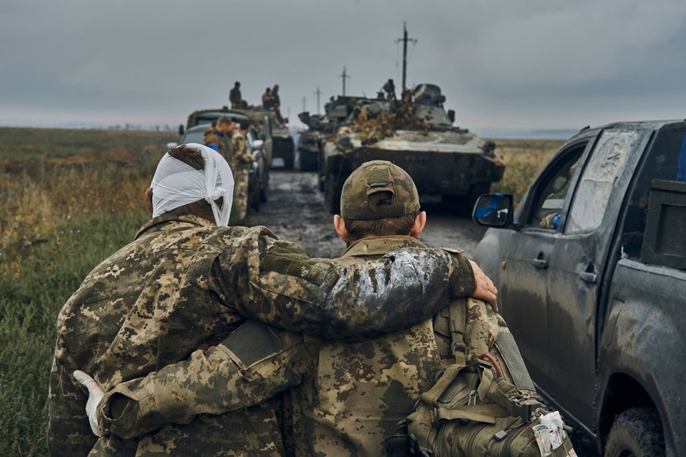 Ukraine Running Out of Soldiers and Ammunition
