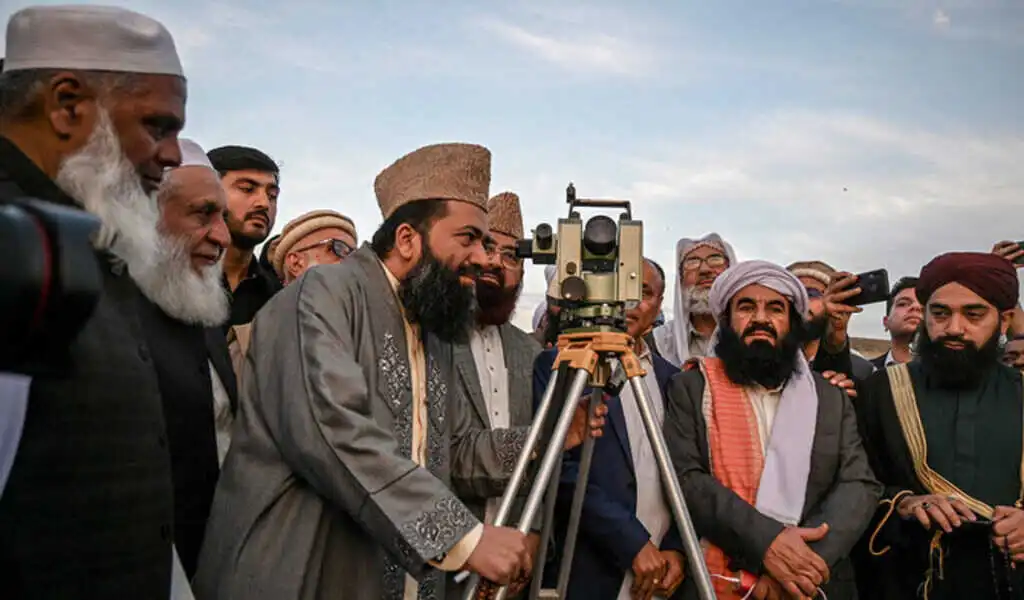 Moon-Sighting Officials In Pakistan Announce Ramadan Starts Tomorrow