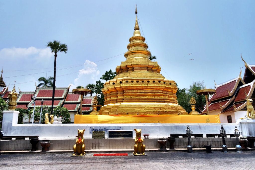 Wat Phra That Doi Chom Thong