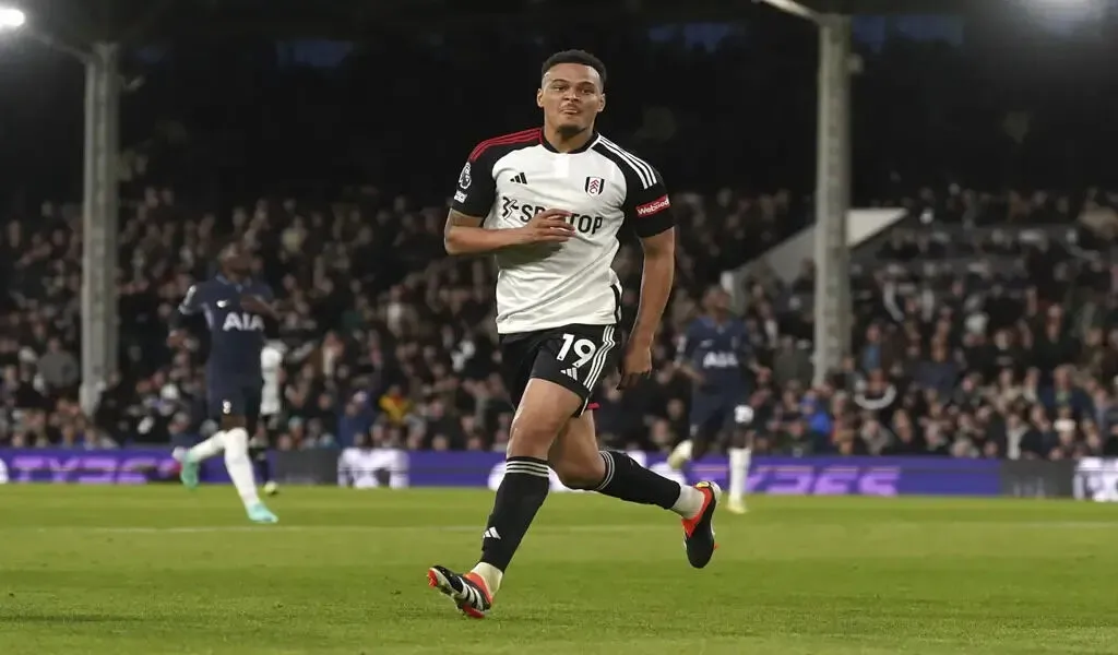 Fulham Stop Tottenham From Reaching The Top 4 With Muniz's Double