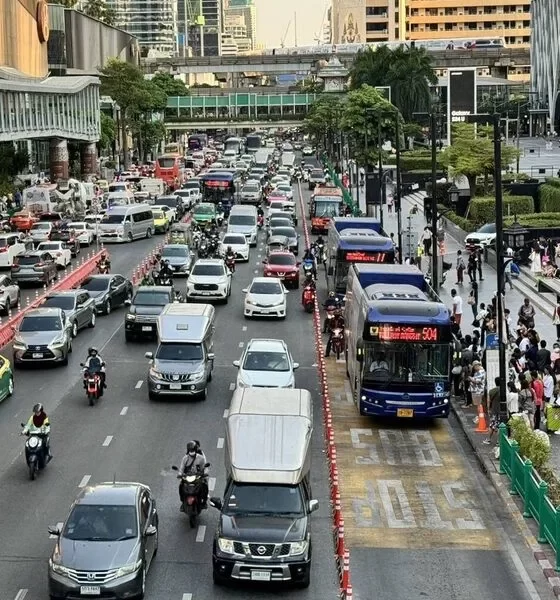 Bangkok Government Implements Measures to Regulate Tuk-tuks and Taxis