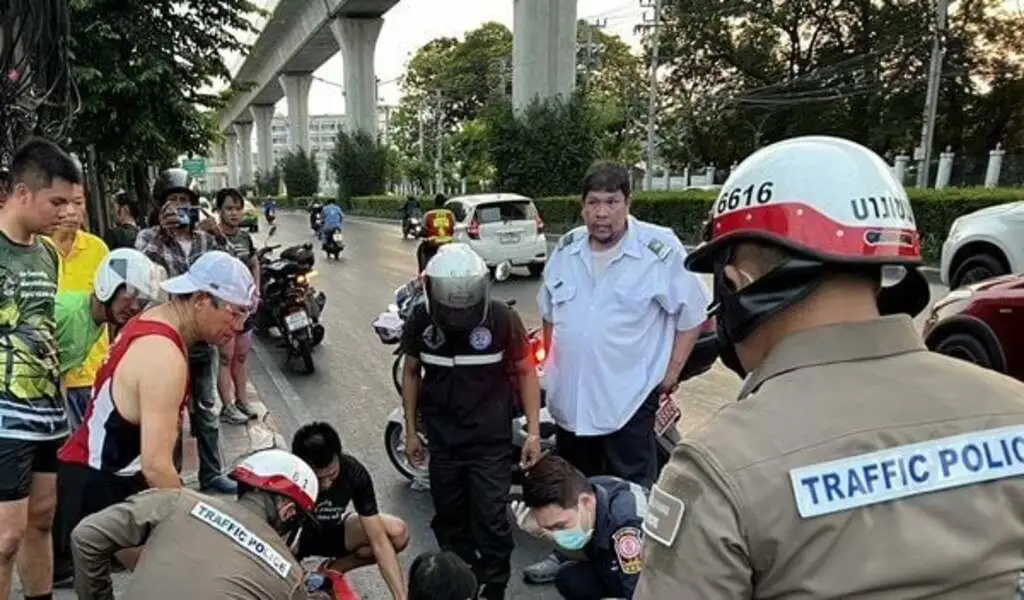 Bangkok traffic cop 2