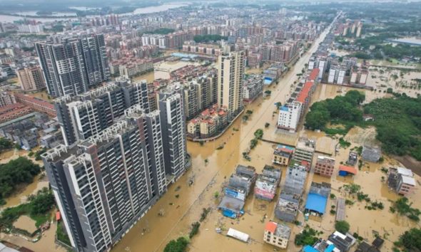 China Evacuates Over 100,000 in Guangdong