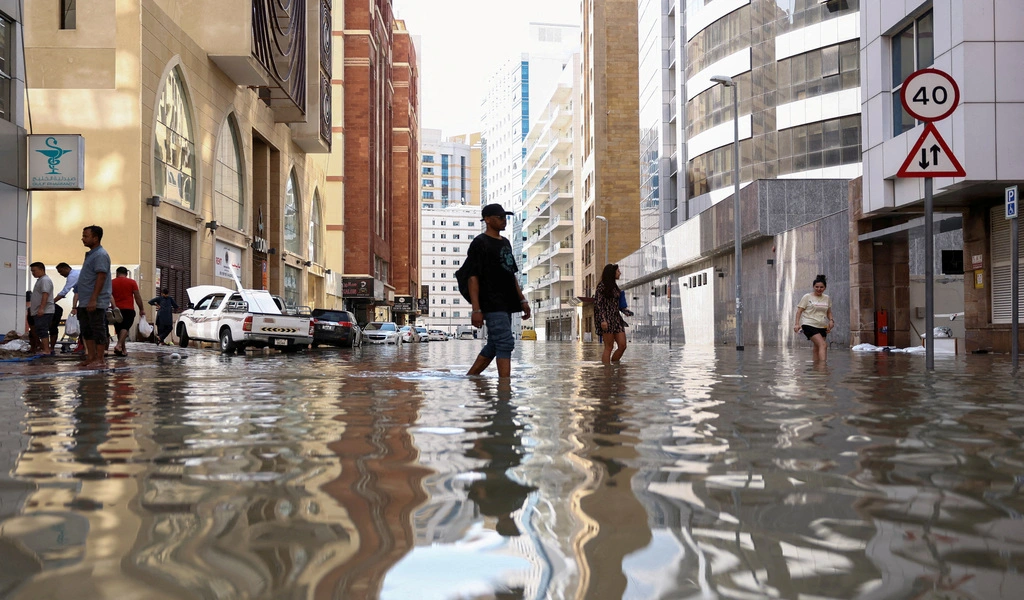Dubai Clears Flooded Roads After Record Rainstorm 1