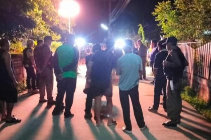 Police in Mae Chan, Chiang Rai, shot and killed a 28-year-old man who allegedly attacked a police officer with a machete.