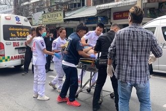 Rescue team perform CPR on the Hong Kong man in Pattaya