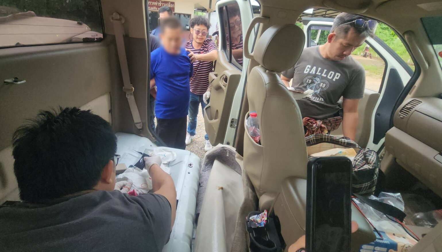 Police from Chiang Rai's Mae Chan Police Station arrested a 46-year-old man with 200,000 methamphetamine pills inside his Nissan pickup