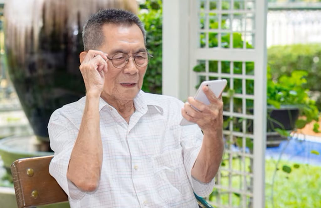 Call Center Scammers Target The Elderly In Northern Thailand(01)