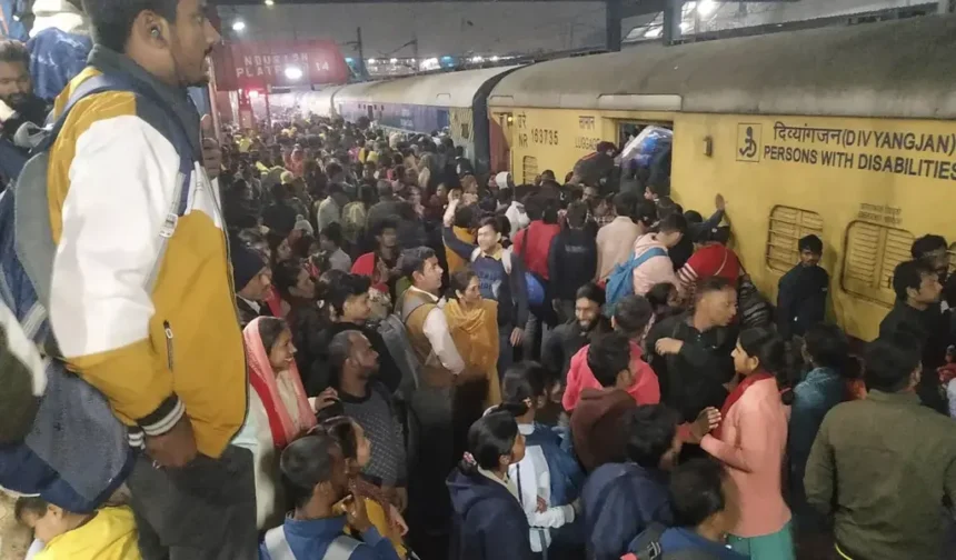 Deadly Crush at New Delhi Railway Station 15 Dead, 10 Injured in Overcrowding