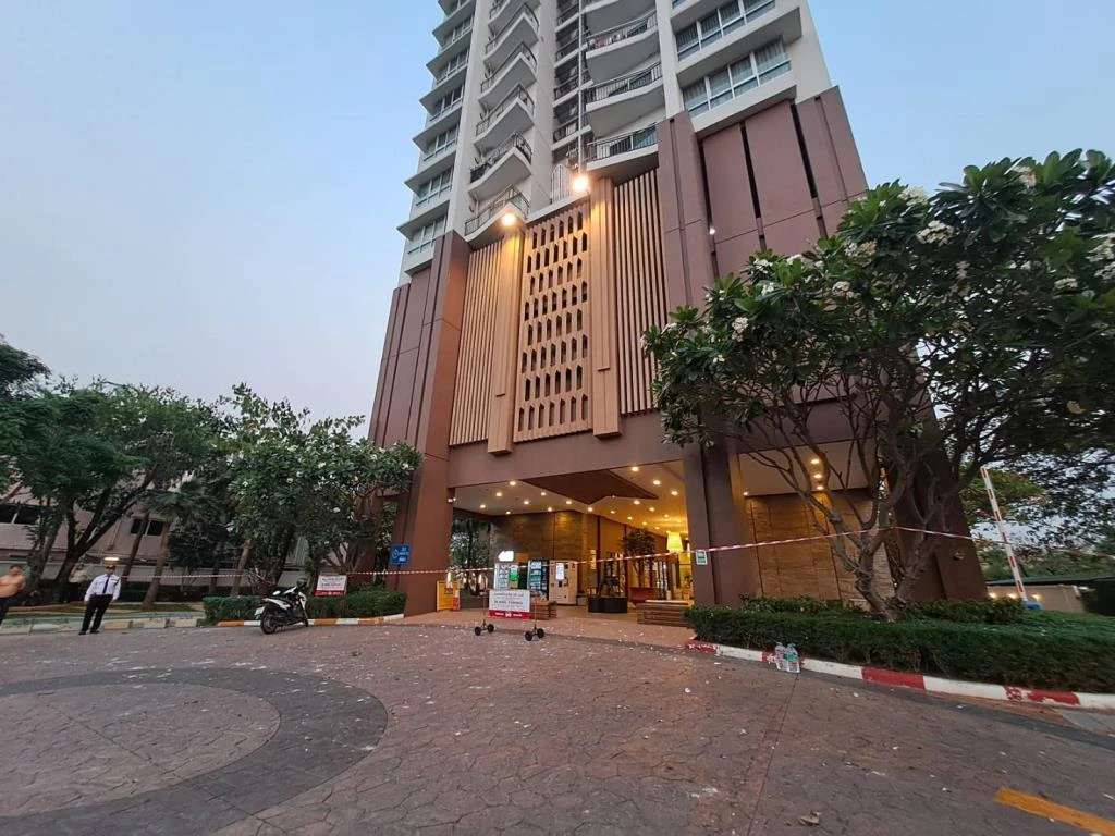 High-Rise in Chiang Mai Shuttered