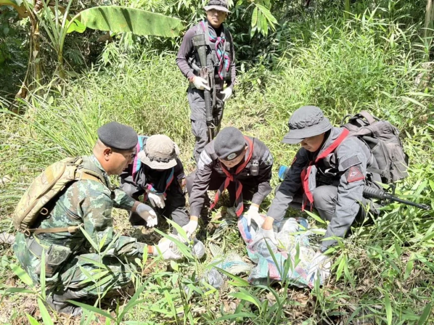 Chiang Mai Soldiers Clash With Drug Runners