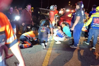 Three Vehicle Crash Injures More than 10 Songkran Revelers