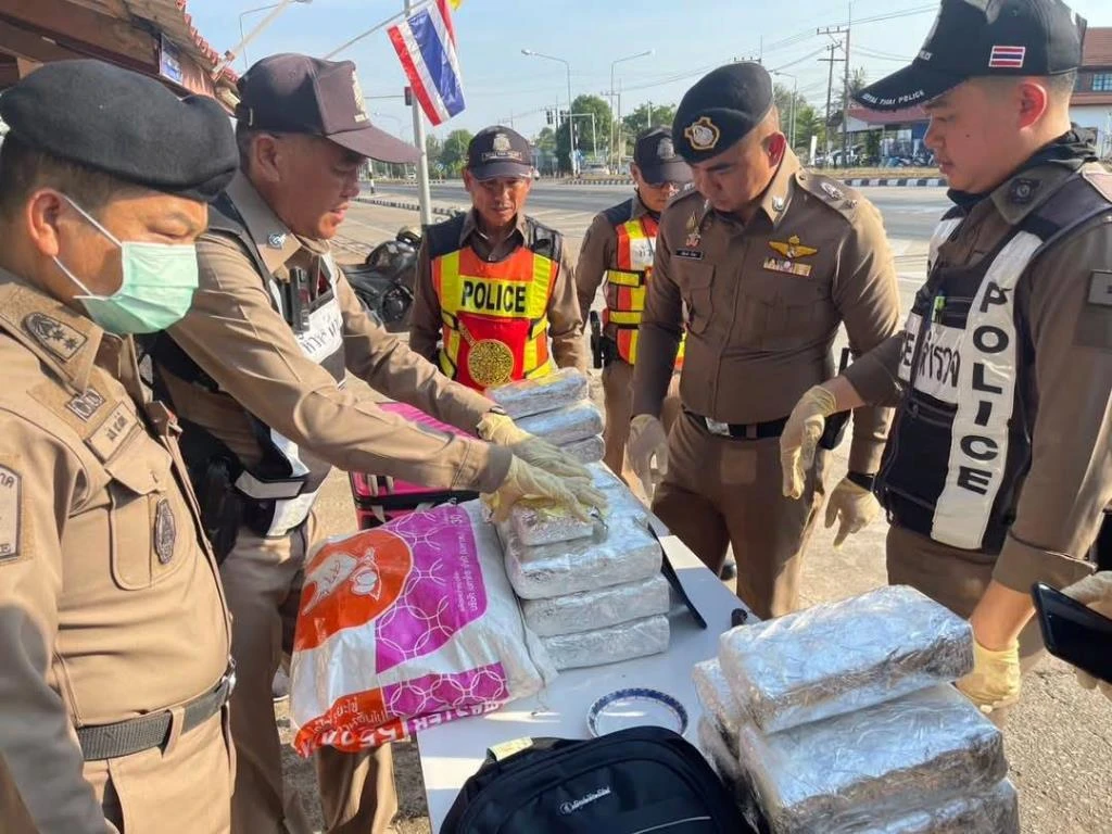 Three Caught with 300,000 Meth Pills