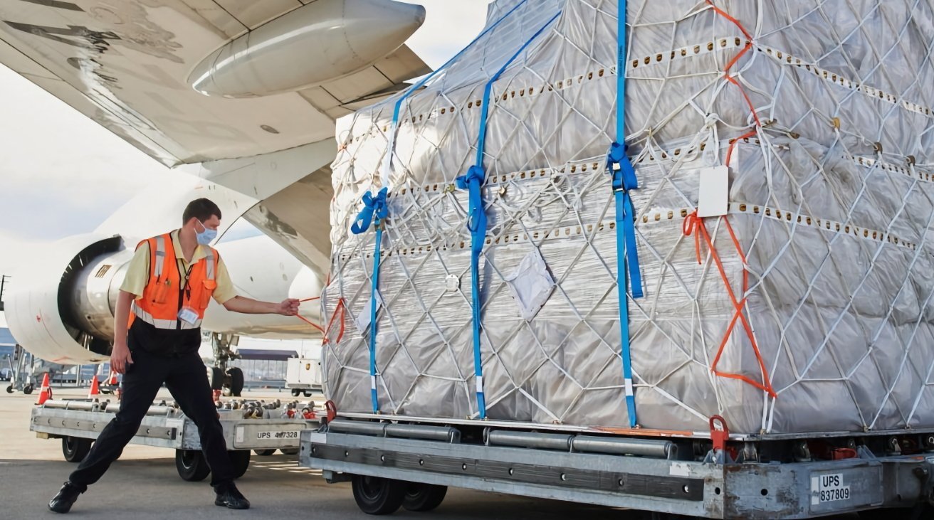 Apple airlifts 1.5 million iphones from india