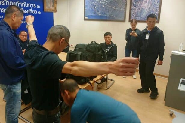 Chinese arrested for thefts on plane to Bangkok