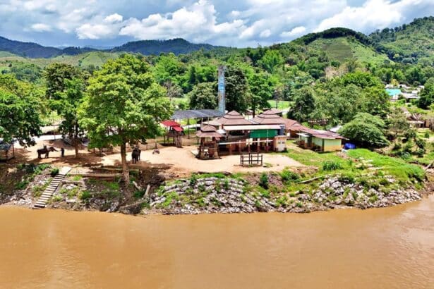 Chiang Rai Ruammitr elephant camp, kok river