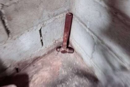 Husband Murders wife with hammer