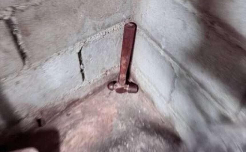 Husband Murders wife with hammer