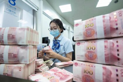 China Slashes Key Interest Rates