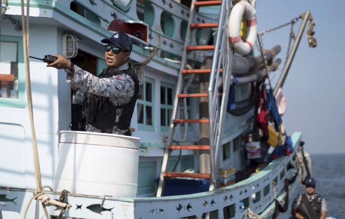Indonesian Navy Seizes Thai-Flagged Vessel