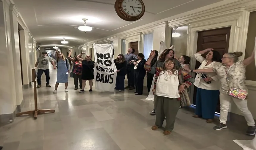 Missouri Supreme Court Blocks Abortion Access Again as Planned Parenthood Halts Services