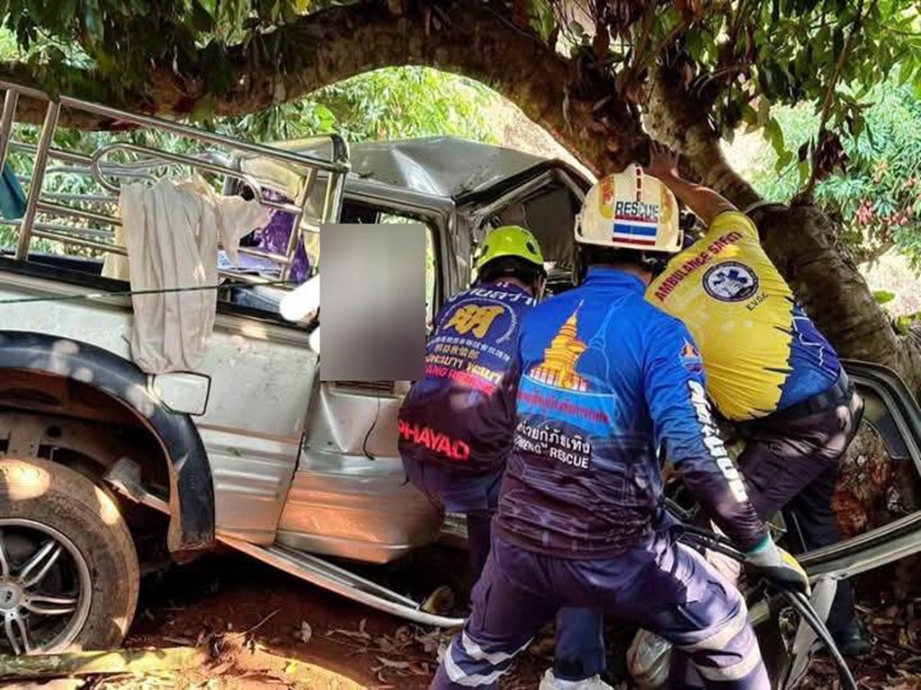 Pickup Plunges Off Cliff in Chiang Rai