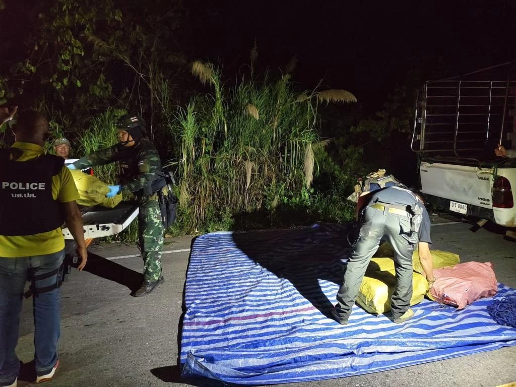 Police Seize Half a Tonne of Crystal Meth, Suspects Escape