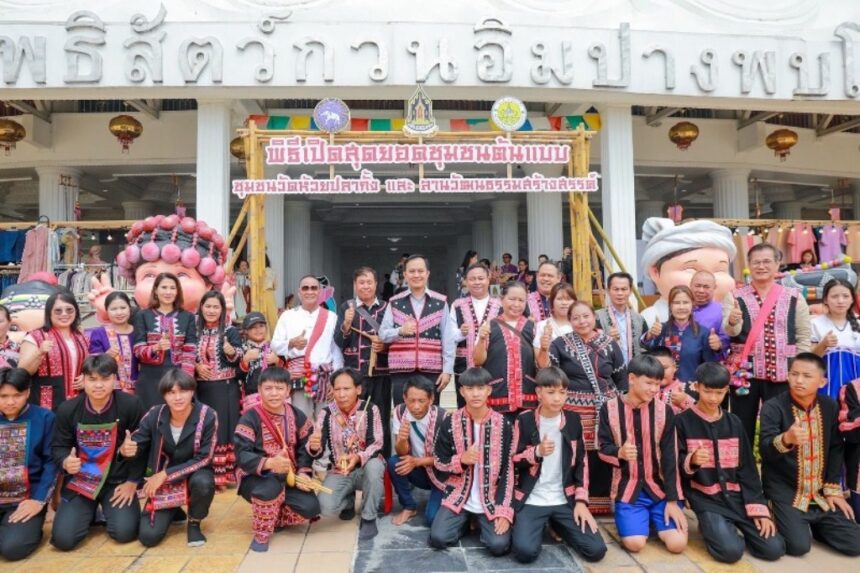 Wat Huay Pla Kang Community in Chiang Rai