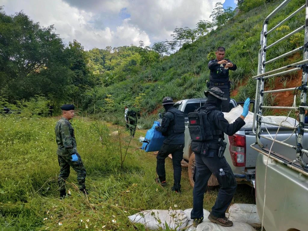 Soldiers in Chiang Rai Intercept Pickup Transporting 3 Million Meth Pills