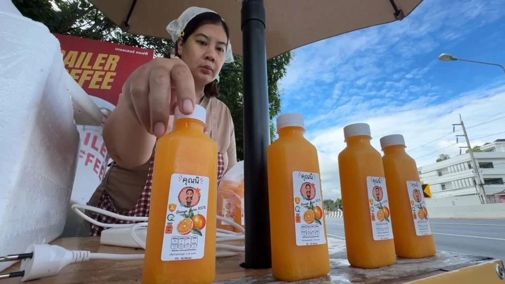 Chiang Mai Business Owners Help Woman Fighting Cancer