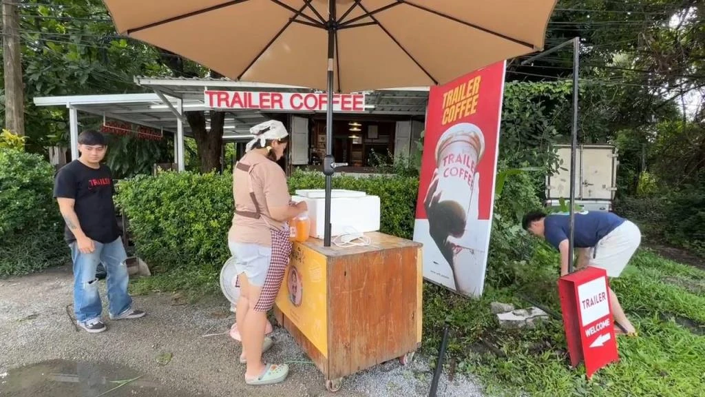 Chiang Mai Business Owners Help Woman Fighting Cancer