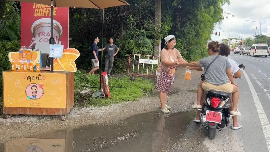 Chiang Mai Business Owners Help Woman Fighting Cancer